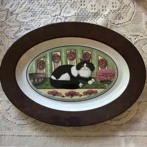 Decorative Cat Plate with Black and White Design